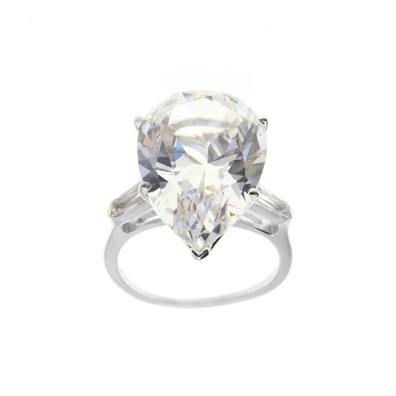 Engagement Ring - Fifteen and three-quarter Carats Pear Shaped brilliant  Diamond