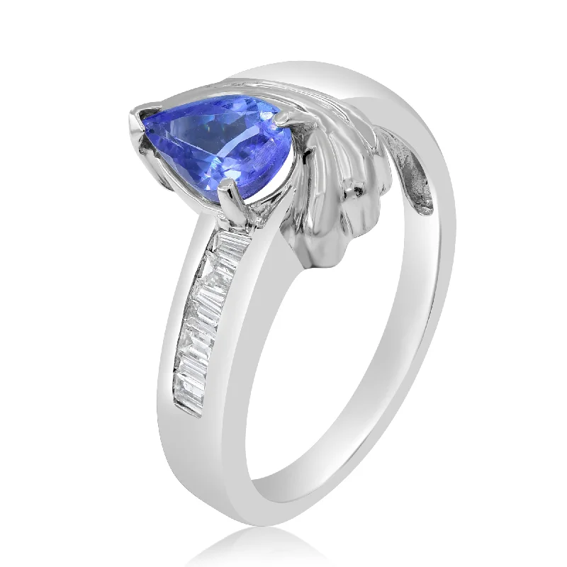 0.20ct Diamond and 0.75ct Tanzanite set in 14KT White Gold / J634