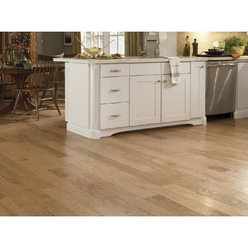 Shaw Industries Eagle Crest Prairie Dust Hardwood Flooring (19.72 Sq Ft)