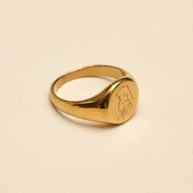 silhouette engraved Signet Ring