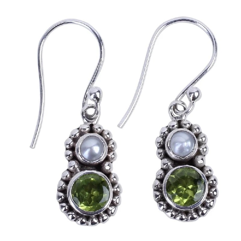 NOVICA Handmade Kolkata Sparkle Sterling Silver Cultured Pearl Peridot Earrings (India) - 1.2*0.4